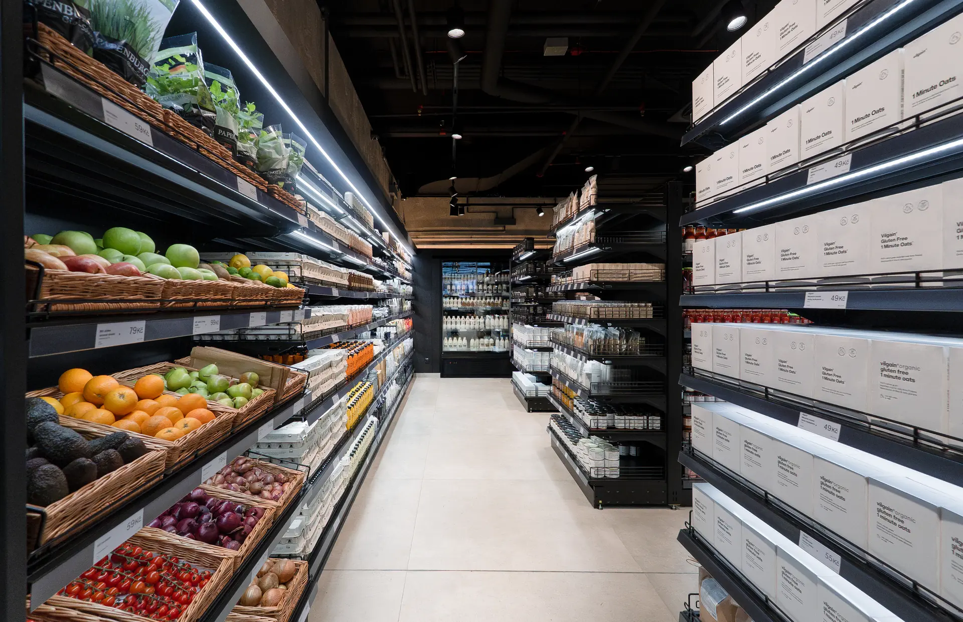 Fresh food aisle inside the Vilgain Oasis Florenc store